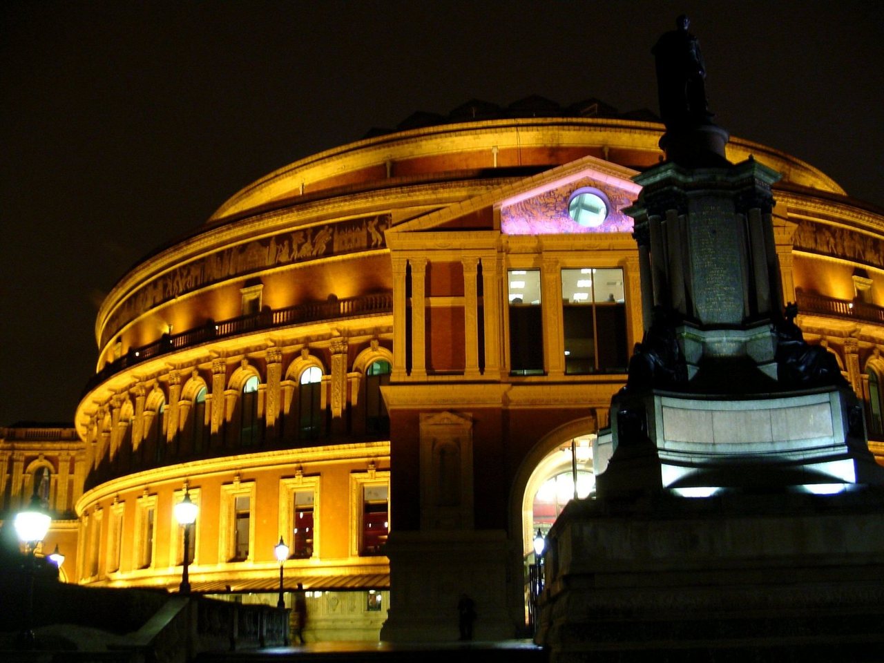 royal-albert-hall-london-by-night-1207457-1280x960